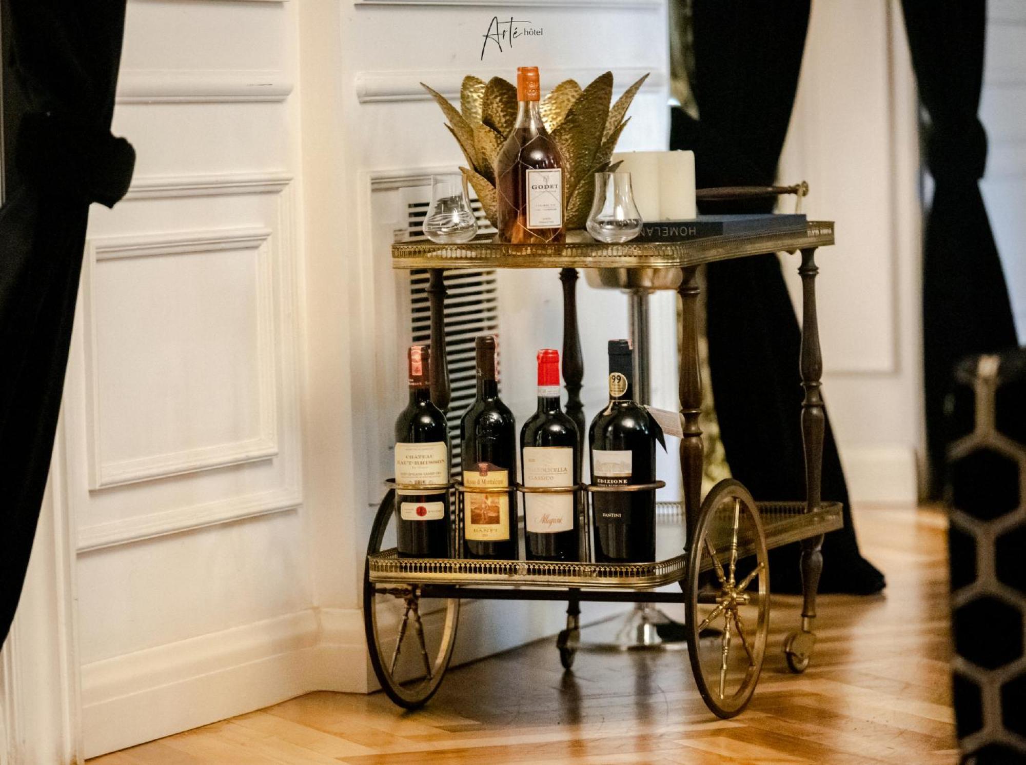 Arte Boutique Hotel Тирана Экстерьер фото