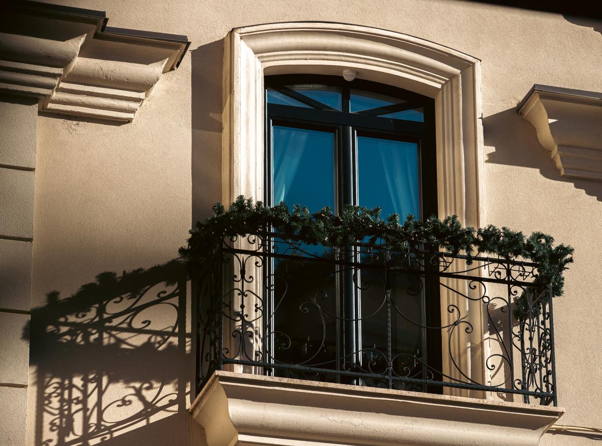 Arte Boutique Hotel Тирана Экстерьер фото