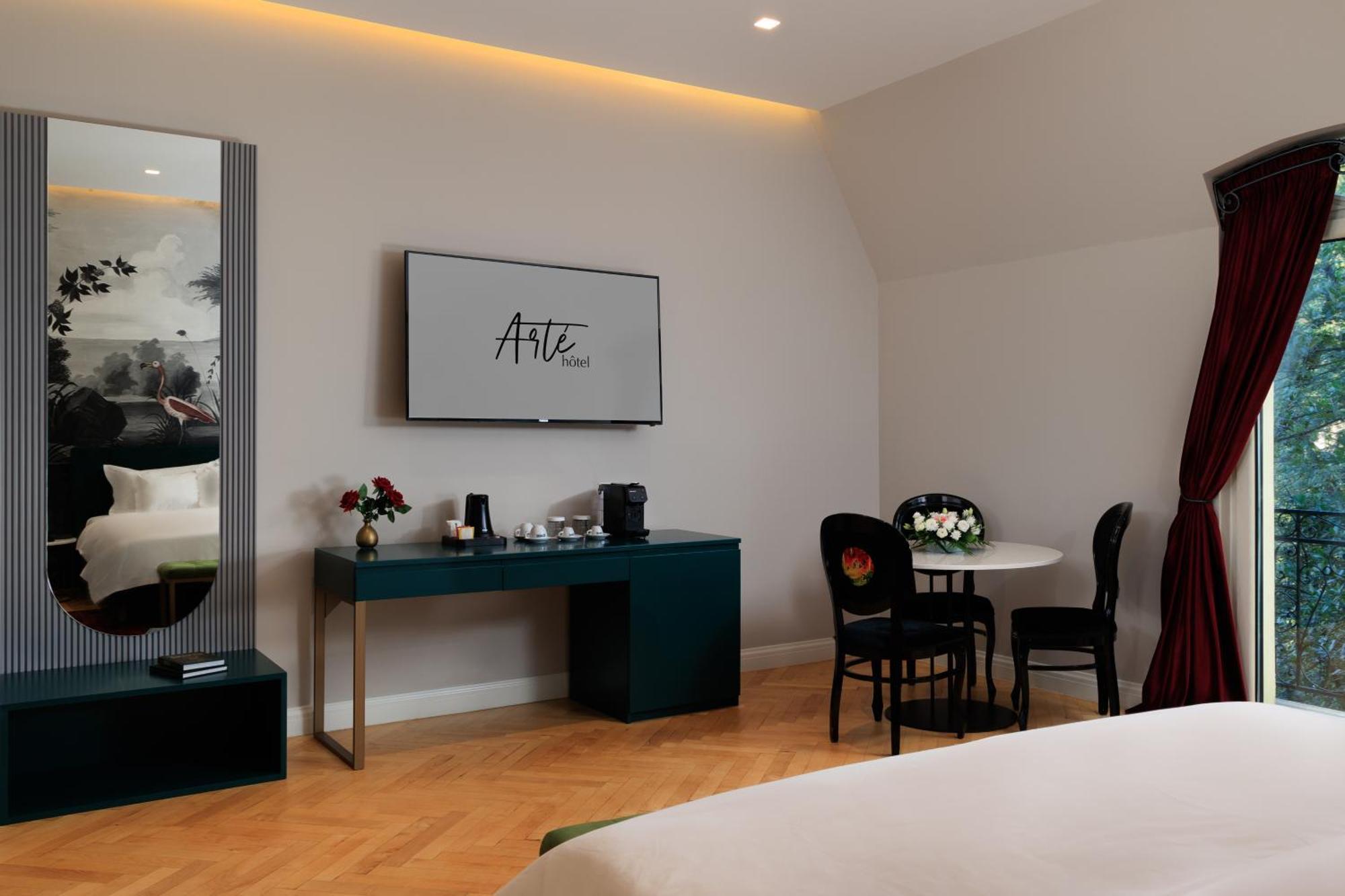 Arte Boutique Hotel Тирана Экстерьер фото