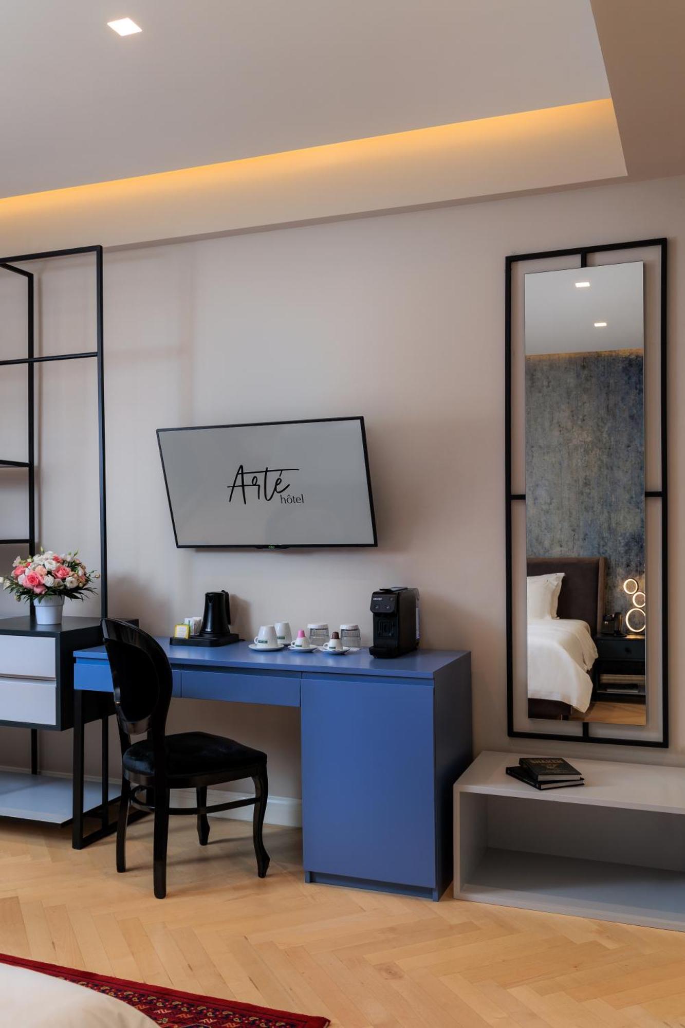 Arte Boutique Hotel Тирана Экстерьер фото