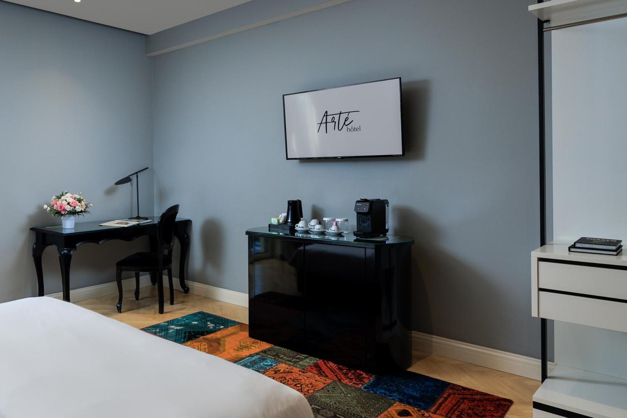Arte Boutique Hotel Тирана Экстерьер фото