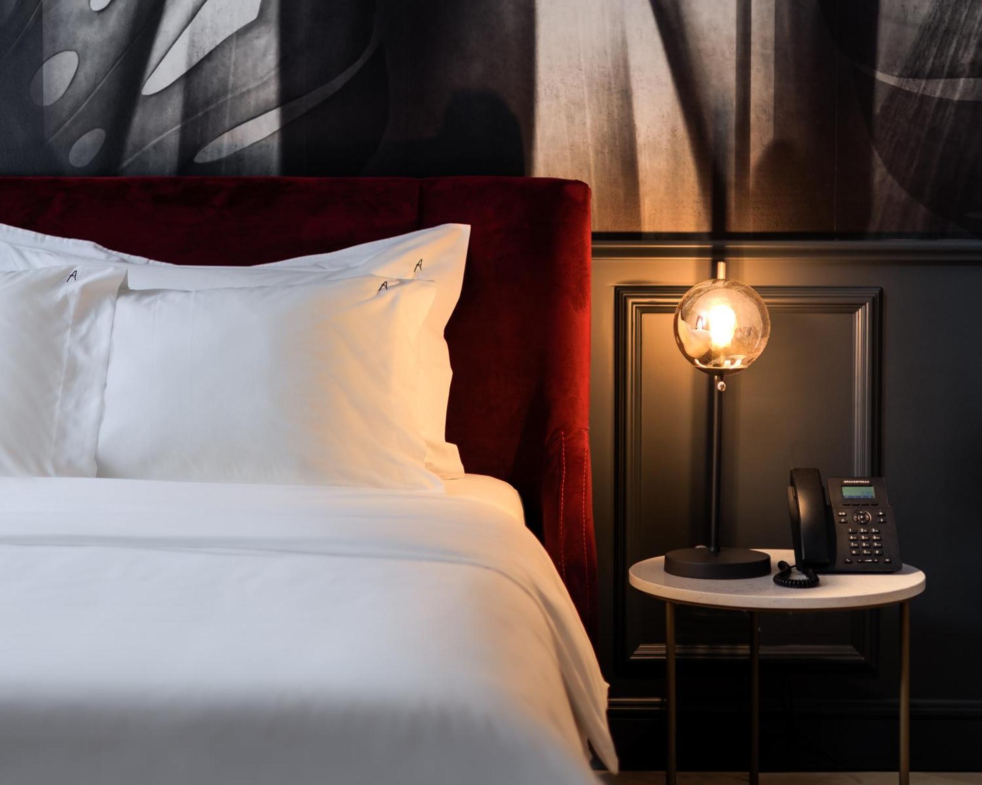 Arte Boutique Hotel Тирана Экстерьер фото
