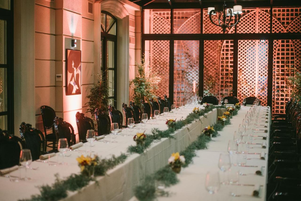 Arte Boutique Hotel Тирана Экстерьер фото